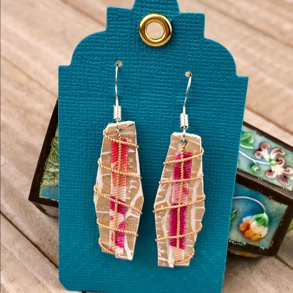 NWT Designer Earrings, Silver/Metallic Pink - Picture 2 of 5